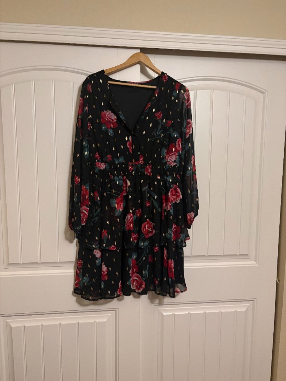 Torrid Smocked Waist Mini Dress Size 0 US Large Toro Roses Floral Deep Black